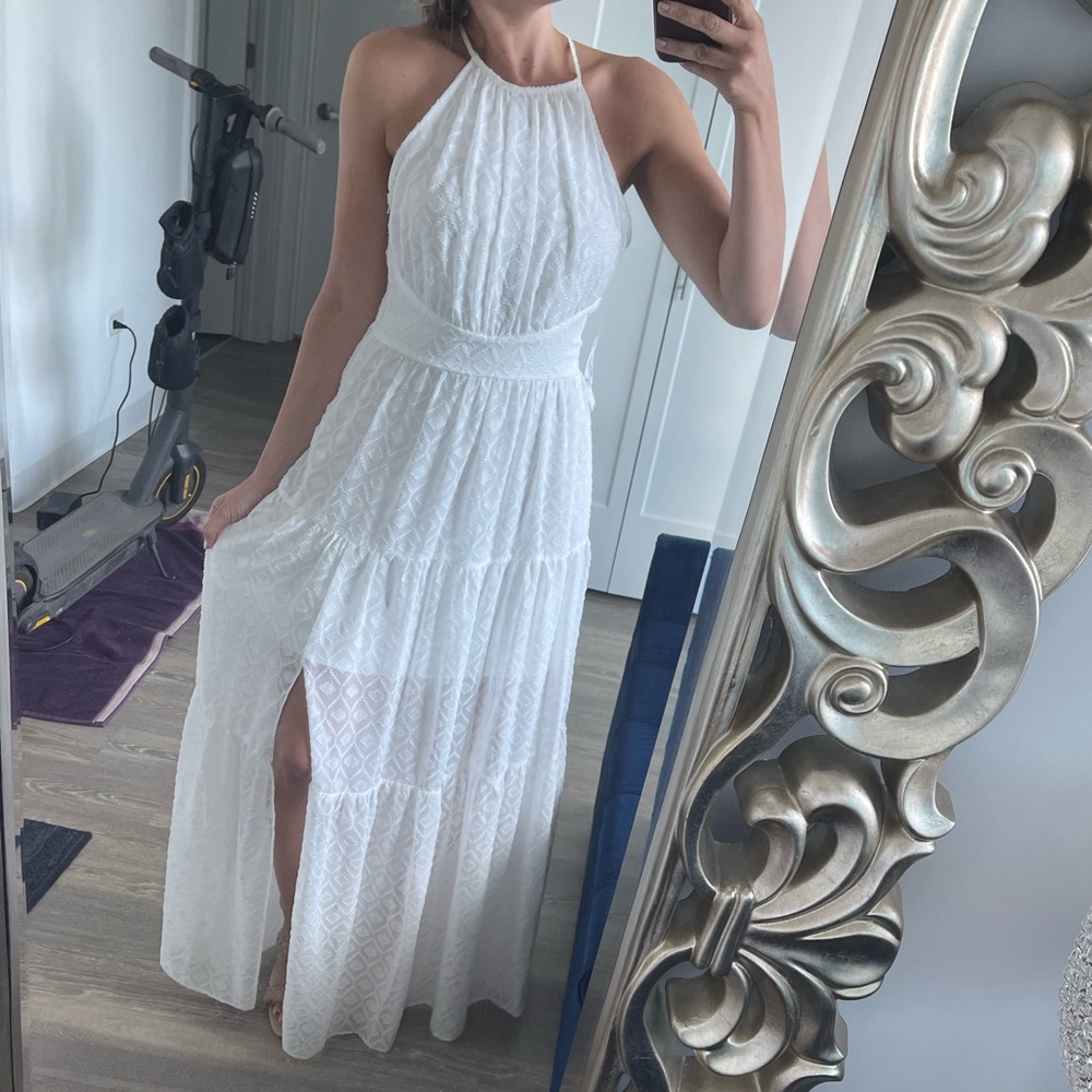 Maxi lined white dress